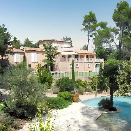 Villa Spacieuse Avec Piscine A Saint Maximin ภายนอก รูปภาพ